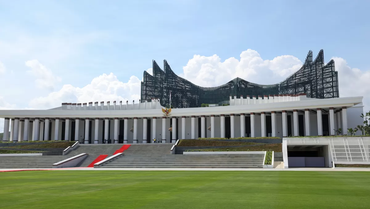 Istana Garuda di kawasan Ibu Kota Nusantara (IKN), Kalimantan Timur. Masyarakat Adat Balik Sepaku dan AMAN menggugat Pasal 21 UU IKN ke Mahkamah Konstitusi. (KabarSatu.id)