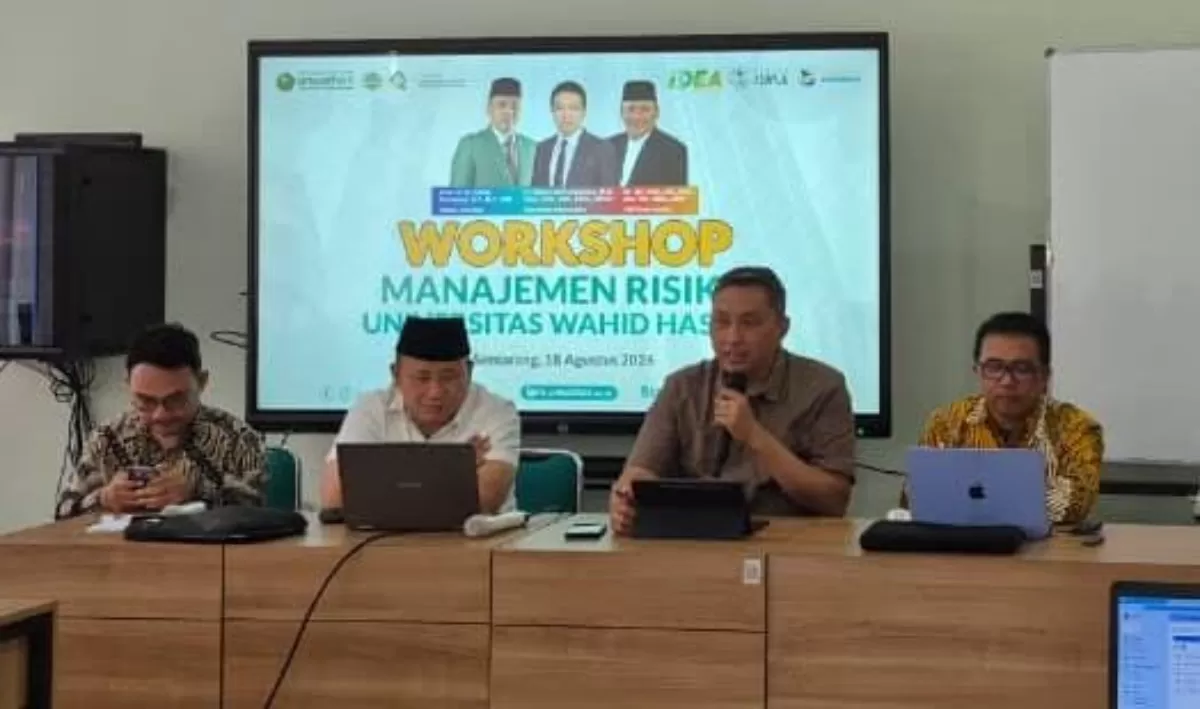 Rektor Unwahas, Prof. Dr. Ir. Helmy sedang memberi sambutan acara. (KabarSatu.id/ foto: humas Unwahas)