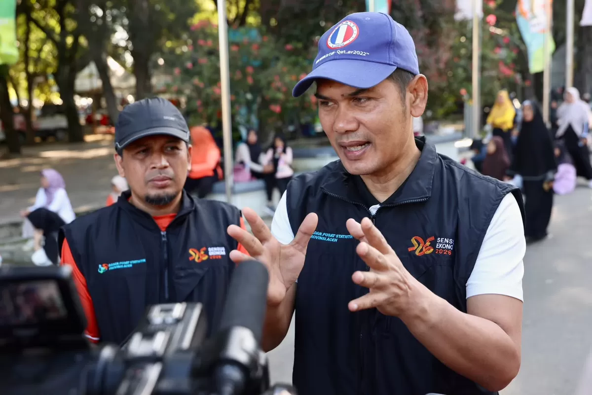 Sekretaris Daerah Aceh M. Nasir mengikuti Senam Pemerintah Aceh bersama ratusan peserta di Kecamatan Banda Raya, Banda Aceh, Minggu (12/7/2026).  (Ist)