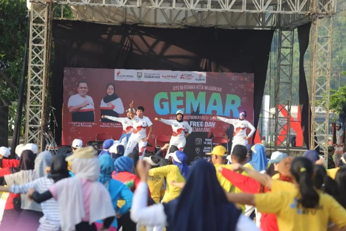 Kemenpora kali ini menggelar rangkaian program nasional GEMAR (Gerakan Masyarakat Aktif dan Bugar) dengan Car Free Day (CFD) di Alun-Alun Bung Karno, Kecamatan Ungaran Timur, Kabupaten Semarang. (Dok. Kemenpora RI/Deputi 2)