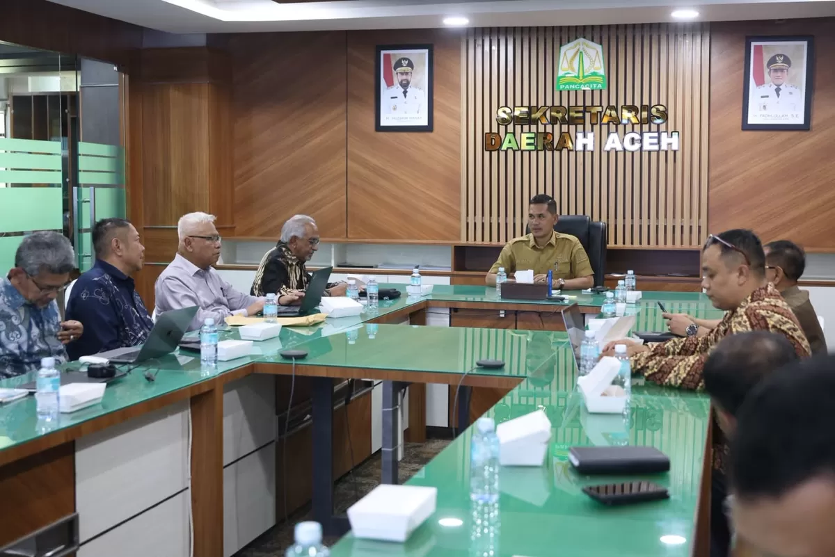 Sekda Aceh memimpin rapat koordinasi terkait gas andaman. Senin, 13 Juli 2026. (Ist)