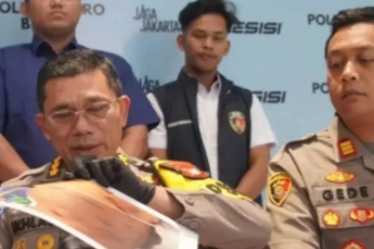 Menyoroti kasus dugaan penganiayaan ibu tiri terhadap anaknya di Bekasi, Jawa Barat yang kini tengah menyita perhatian publik di media sosial.  (Dok. Instagram.com/@beritacikarang)