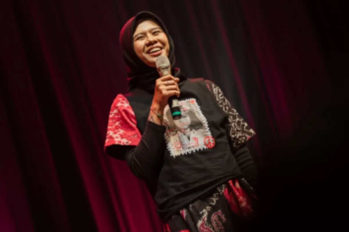 Menyoroti viralnya konten parodi komika, Mega Salsabillah soal kasus dugaan korupsi eks Jampidsus, Febrie Adriansyah.  (Dok. Instagram.com/@mega_salsabillah)