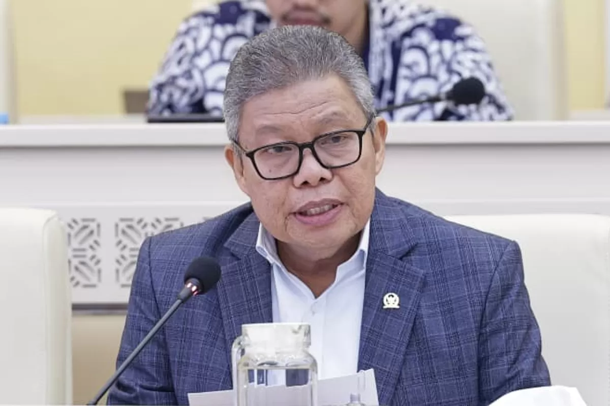 Anggota Komisi II DPR RI Taufan Pawe dalam Rapat Kerja dan RDP Komisi II DPR RI bersama MenPAN RB, Kepala BKN, Kepala LAN, Kepala ANRI, dan Ketua Ombudsman RI di Ruang Rapat Komisi II, Gedung DPR RI (Dok. Parlementaria DPR (Mu/Andri))