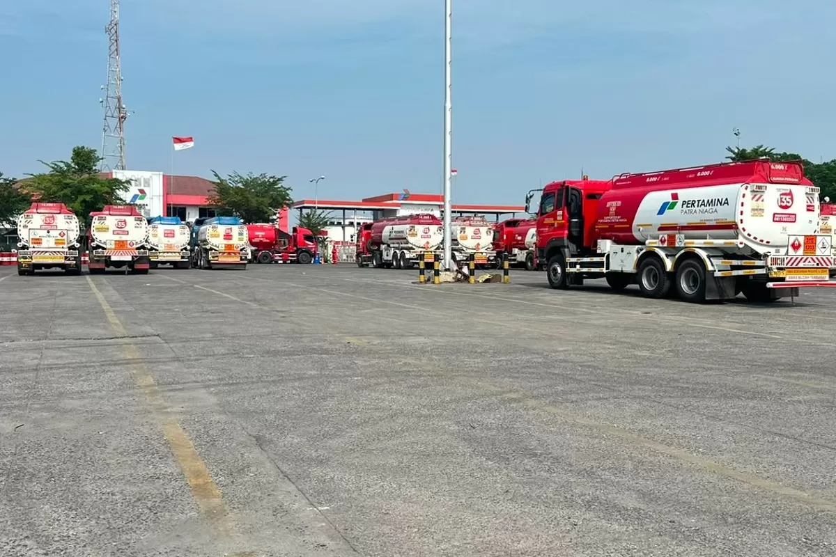 PT Pertamina Patra Niaga menindak tegas oknum sopir mobil tangki yang terbukti melakukan pelanggaran dalam pendistribusian BBM di Sumut. (Dok. Promedia)