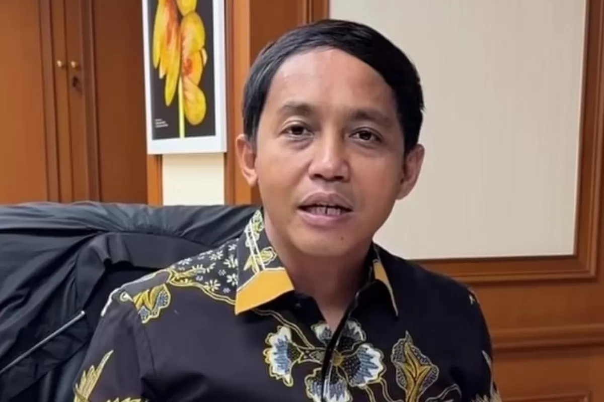KPK ungkap perkembangan terbaru pemberian amplop dari Bupati Kuansing nonaktif kepada Menhut.  (Dok. Instagram/rajaantoni)