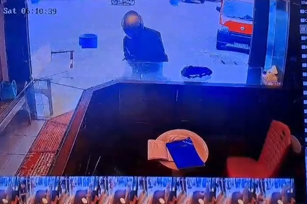 Tangkapan Layar CCTV Toko Emas Amin Setia saat kejadian (Dok. Istimewa)