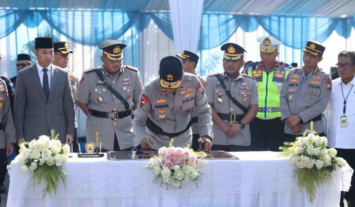 Kapolda Jatim Irjen Pol. Nanang Avianto mengukuhkan Polres Tuban menjadi Polresta Tuban dan melantik Kapolresta Tuban, Rabu (15/7/2026).