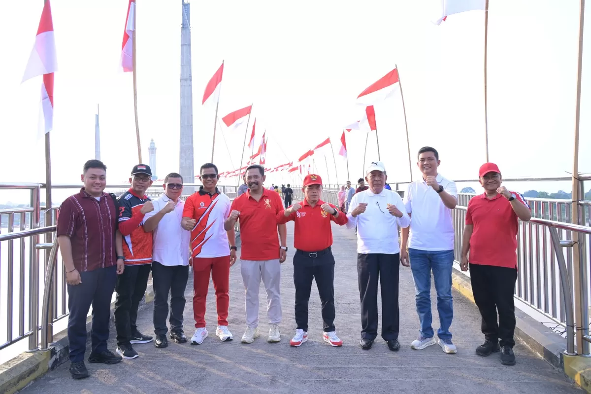 Wakapolda Jambi ikuti Pemasangan 1.000 Bendera Merah Putih Sambut HUT ke-81 Kemerdekaan RI. (Doc. Hms Polda Jambi)