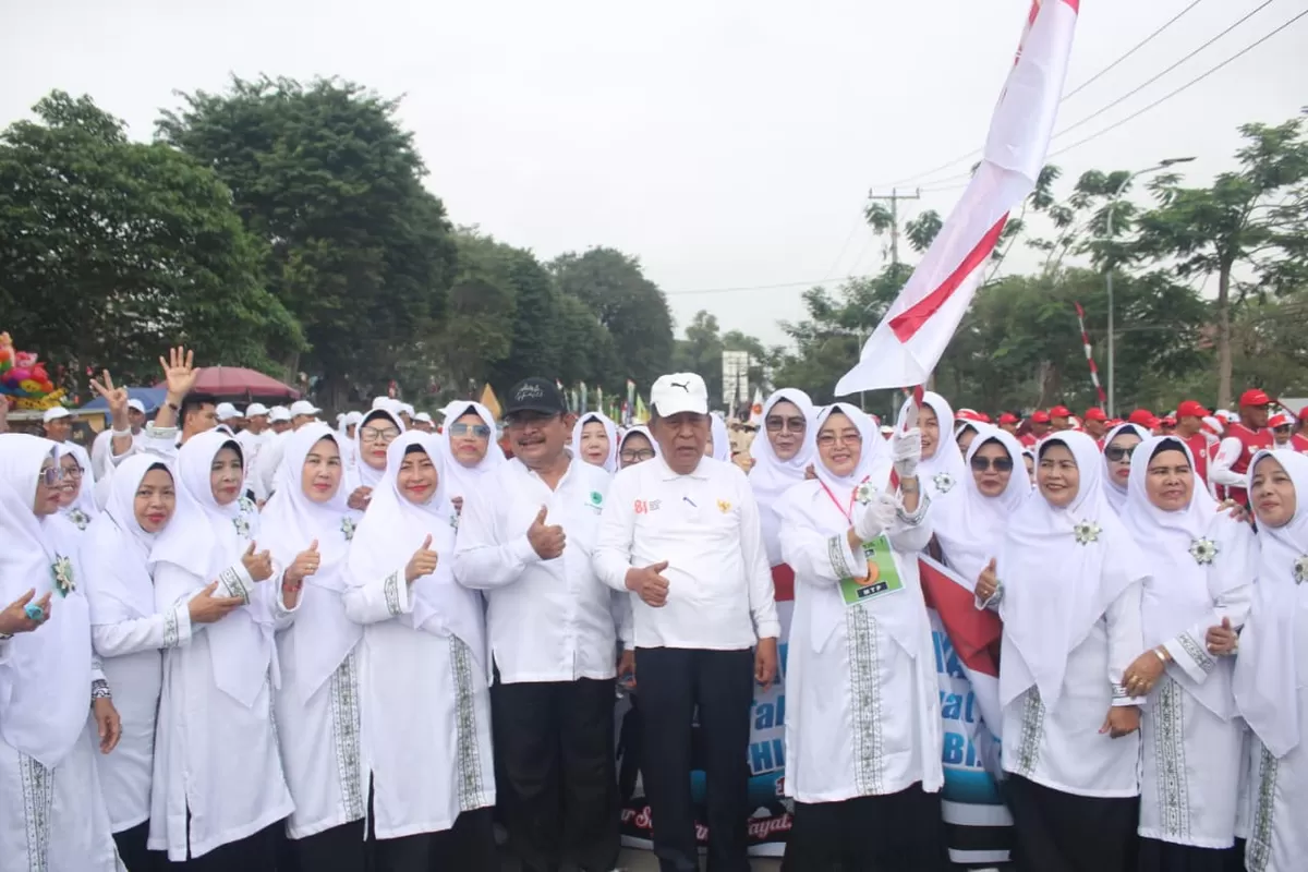 Wagub Sani Lepas Pawai Pembangunan. (Doc. Diskominfo Provinsi Jambi)