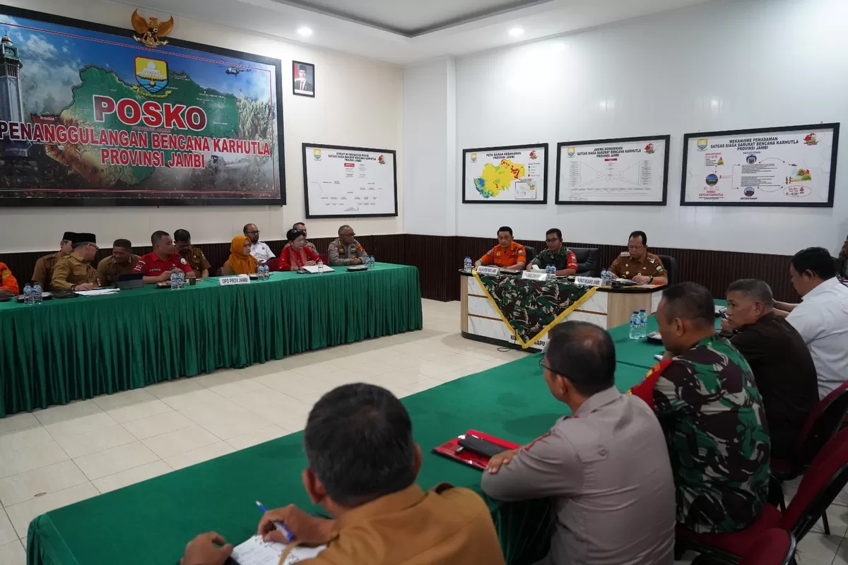 Danrem 042/Gapu Pimpin Rakor Karhutla, Perkuat Sinergi Penanganan Kebakaran di Jambi. (Doc. Penrem 042/Gapu)