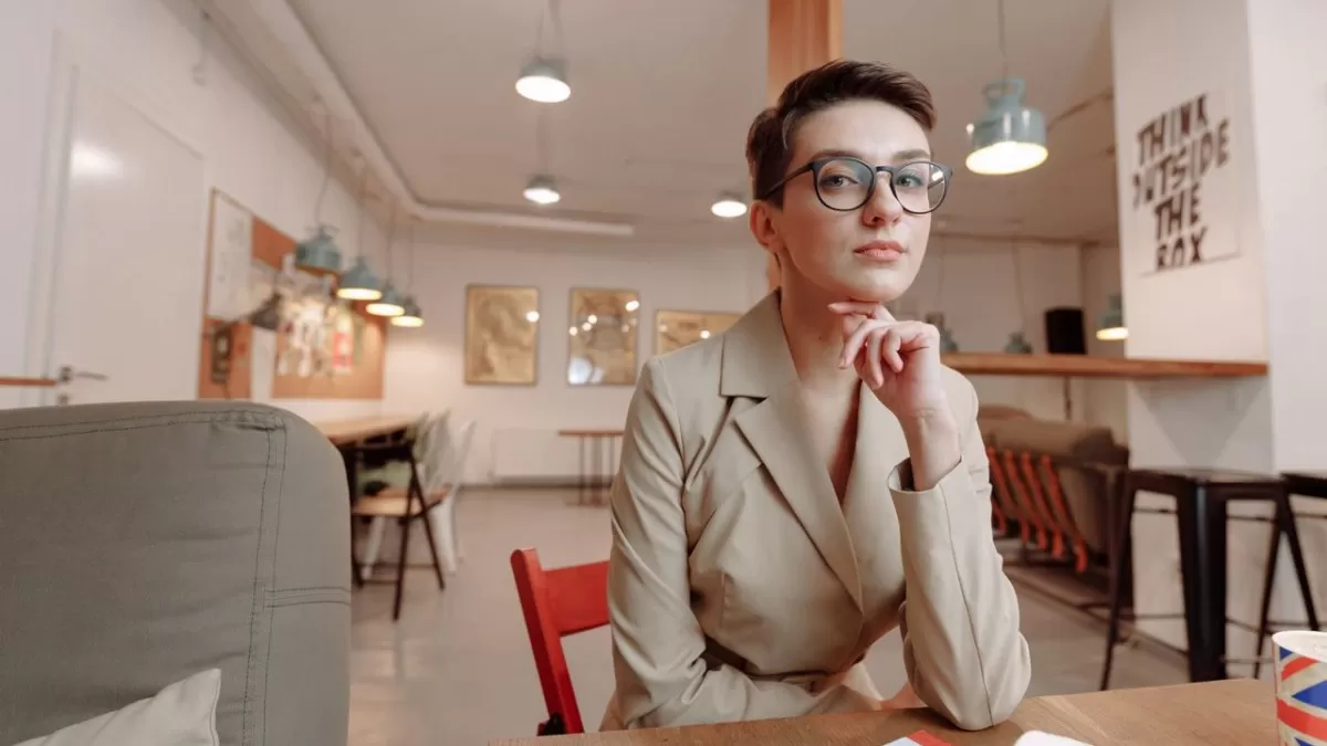 Keep calm untuk hadapi microaggresions di kantor. (Pexels)
