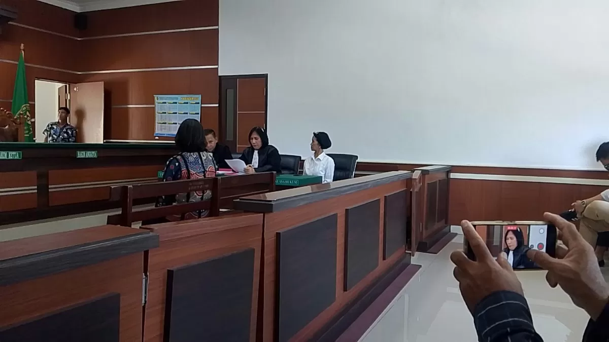 Suasana Sidang Lanjutan Dugaan Pencarian Nama Baik di Pengadilan Negeri Manado (Dok. Foto ist. )