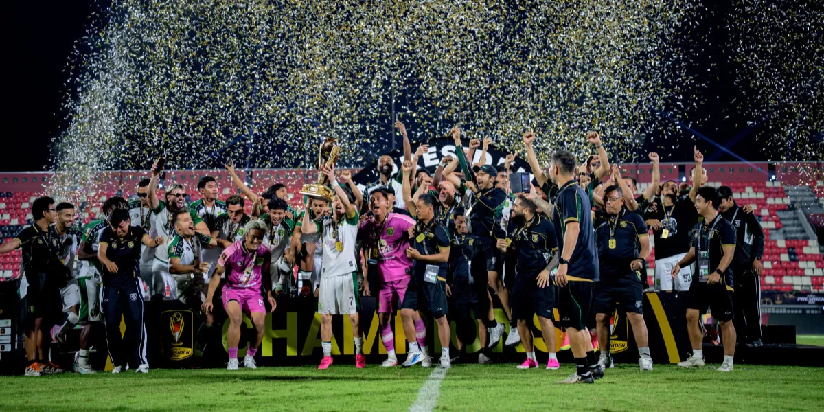 Persebaya juara Piala Presiden 2026 usai mengalahkan Persib lewat adu penalti. (Foto : Persebaya)