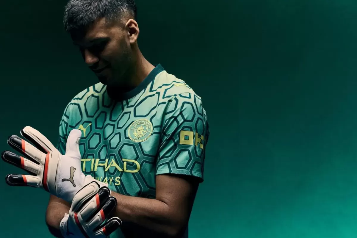 Manchester City resmi mendatangkan kiper Geronimo Rulli dari Olympique Marseille, Rabu (12/8/2026). (Foto : onefootball)