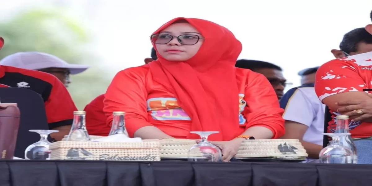 Ketua DPRD Bulukumba Umy Asyiatun Khadijah menghadiri peringatan Hari Anak Nasional ke-42 di Tribun Lapangan Pemuda Bulukumba, Kamis 13 Agustus 2026 (Facebook/DPRD Kab. Bulukumba)