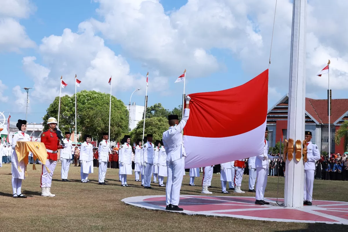 Paskibraka Kabupaten Bulukumba sukses menjalankan tugas pengibaran Sang Merah Putih pada upacara HUT ke-81 Kemerdekaan RI di Lapangan Pemuda Bulukumba, Senin (17/8/2026). (1st)