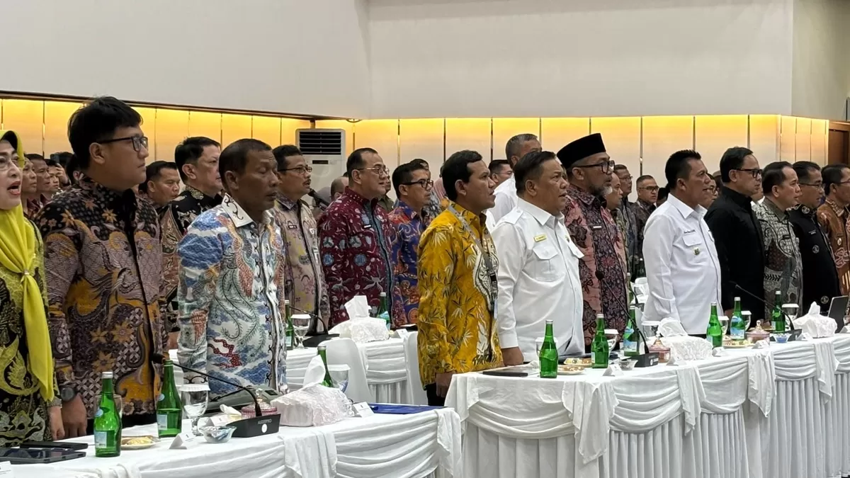 Wakil Gubernur Aceh H. Fadhlullah, bersama Sekda Aceh, M. Nasir, S.IP, MPA, dan Forkopimda Aceh lainnya, menghadiri Rapat Koordinasi Forum Koordinasi Pimpinan Daerah (Forkopimda) Regional Sumatera