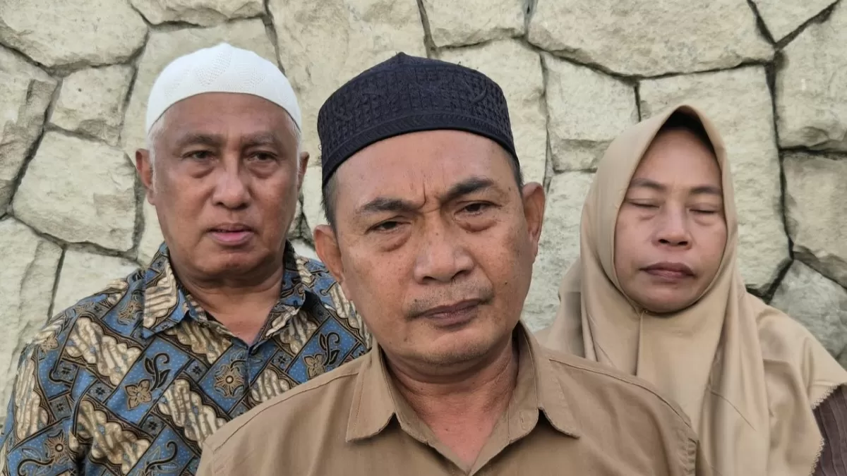 Orang tua almarhum Affan Kurniawan, Zulkifli