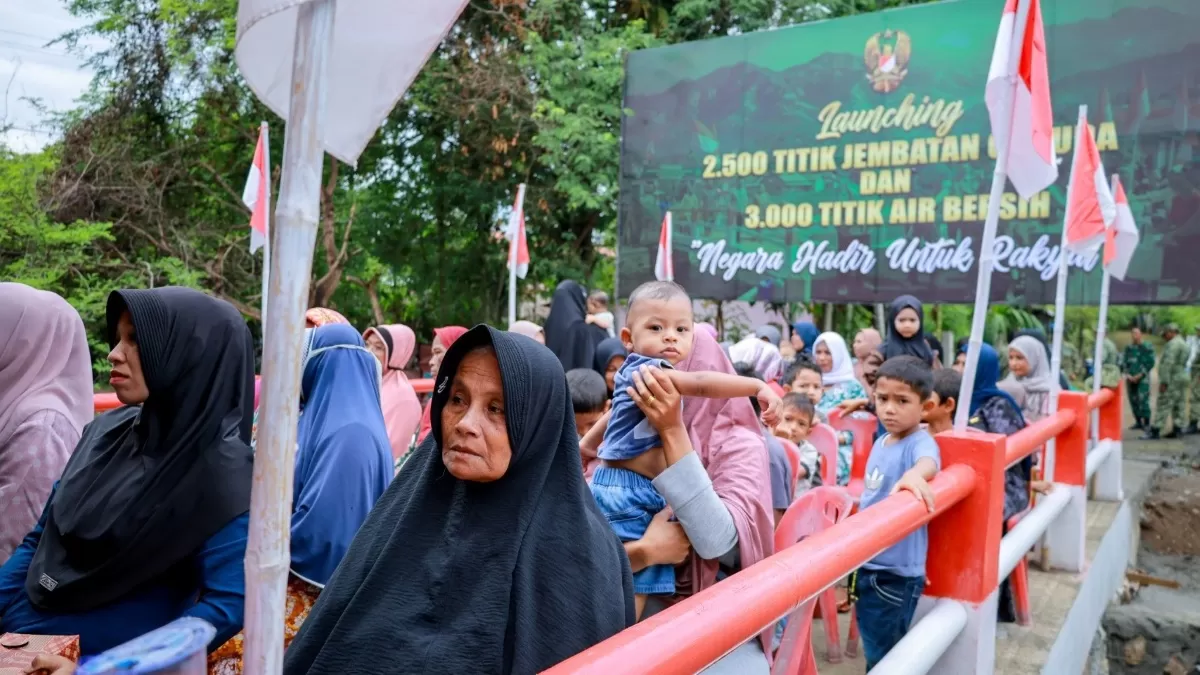 Rencana pembangunan 2.500 Jembatan Garuda dan 3.000 titik air bersih ini. Pembangunan seperti ini sangat dibutuhkan masyarakat karena menyentuh langsung kebutuhan dasar dan aksesibilitas warga