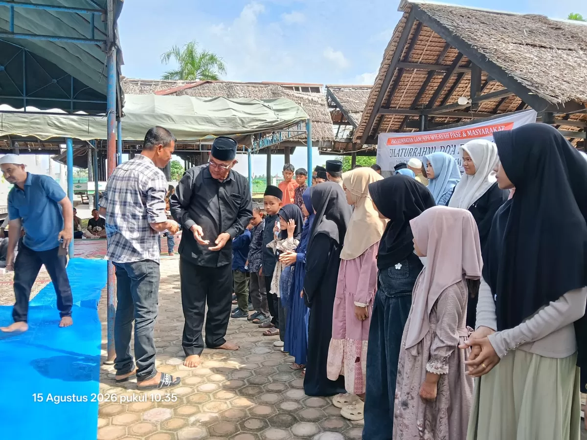 doa bersama yang dipimpin oleh, Abu Raja Masjid.
