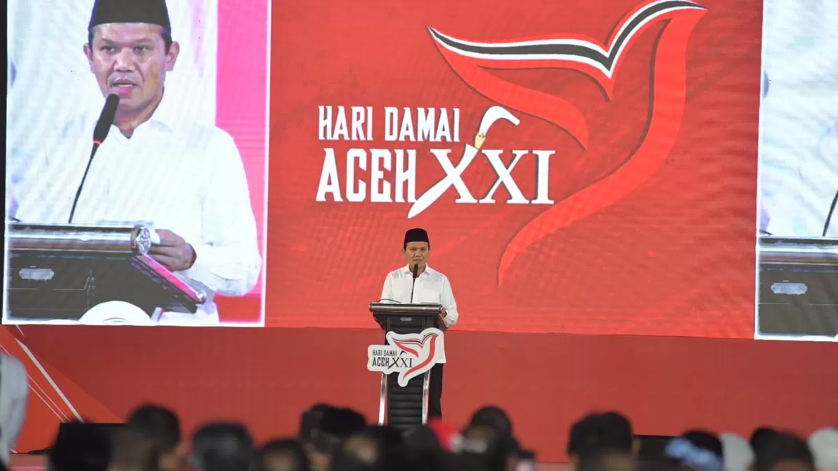 Wakil Gubernur Aceh Fadhlullah atau Dek Fadh saat menyampaikan sambutan pada peringatan 21 tahun perdamaian Aceh