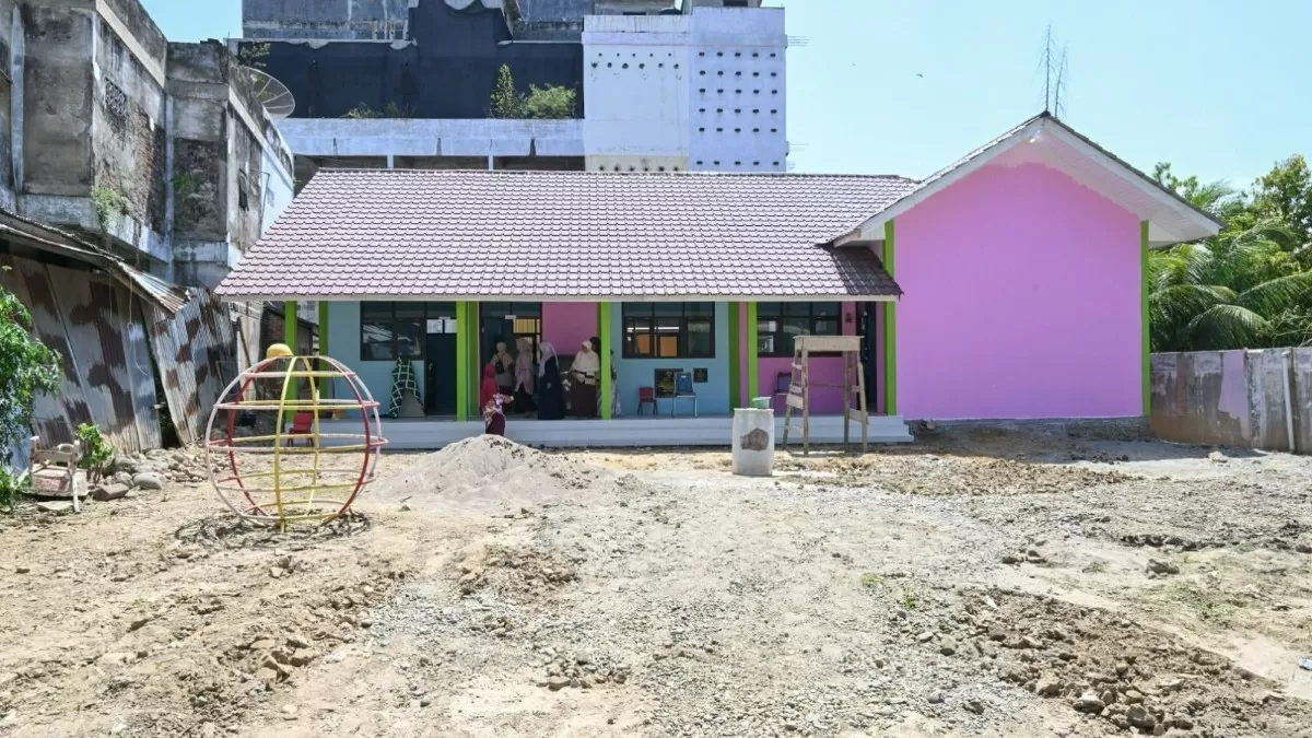 Ilustrasi-98 sekolah masih dalam proses revitalisasi dan 65 sekolah membutuhkan penyelesaian relokasi pascabencana Sumatera. 
