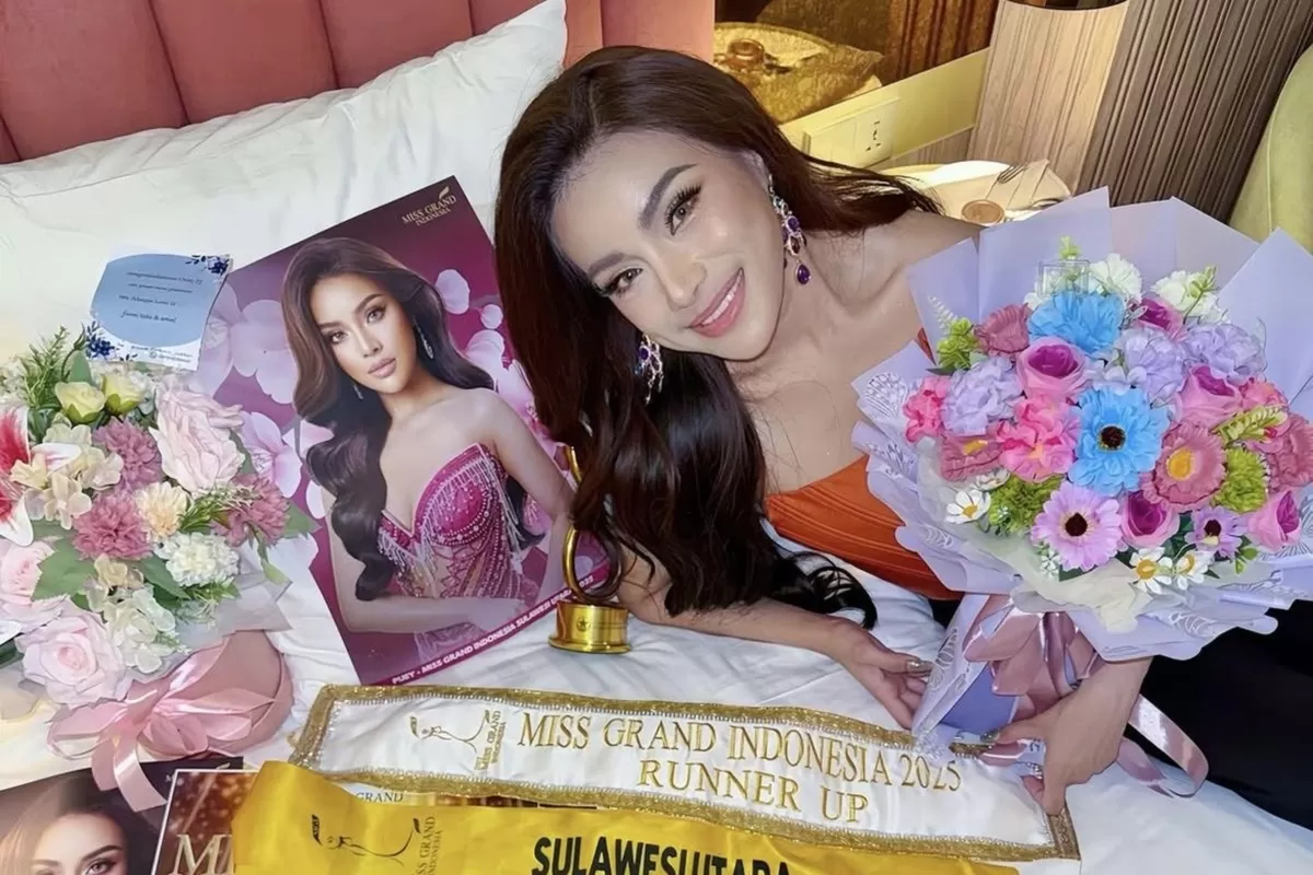 Kabar duka datang dari dunia pageant Indonesia. Putri Andriani Juficha, pemegang gelar Miss Earth Indonesia 2025, meninggal dunia pada Jumat (14/8/2026) di usia 26 tahun.(Istimewa).