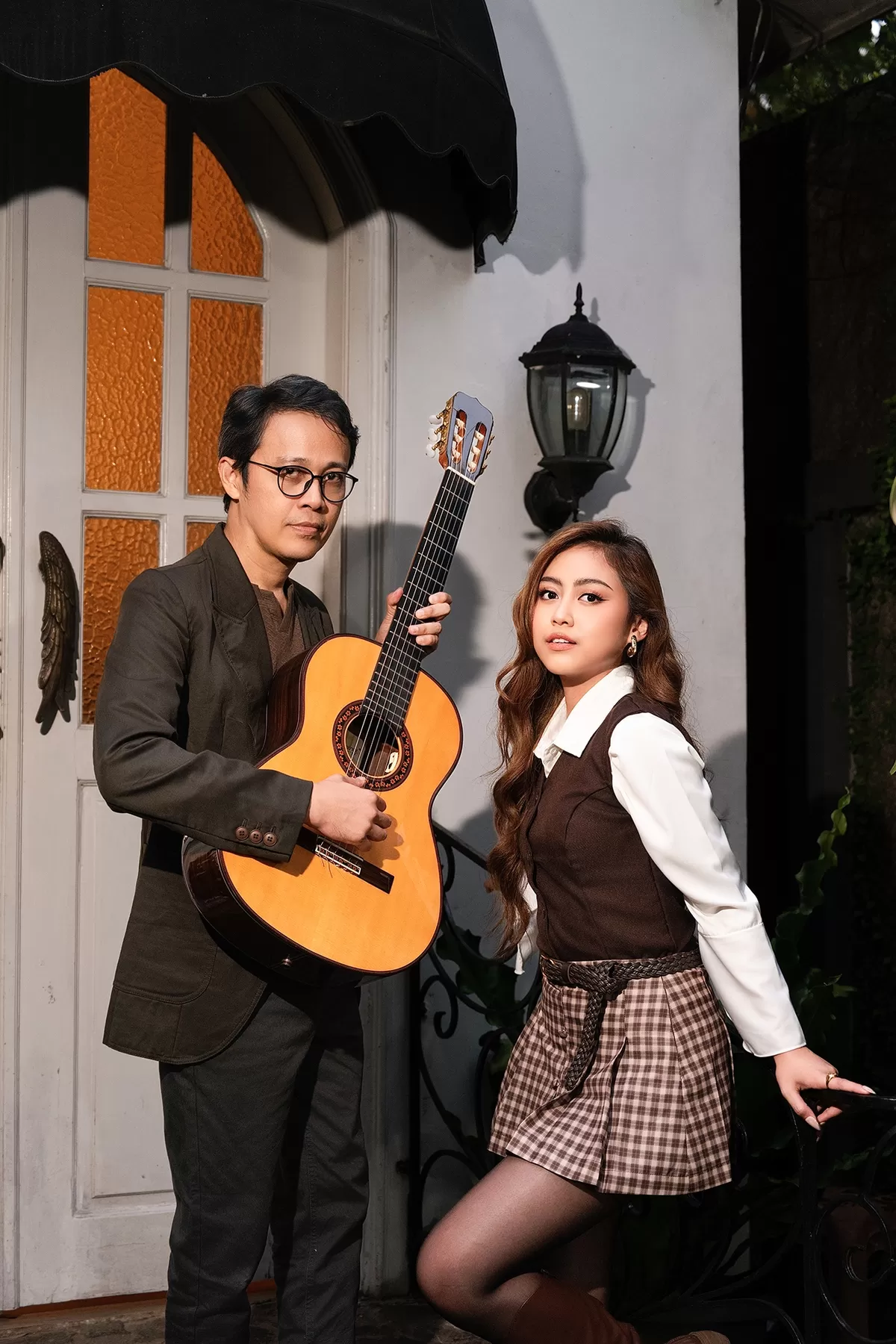 Tren tersebut dimanfaatkan gitaris dan komposer Tohpati dengan menghadirkan kembali karya &lsquo;Gemintang&rsquo; melalui kolaborasi bersama penyanyi muda Sisca Saras.(Istimewa).
