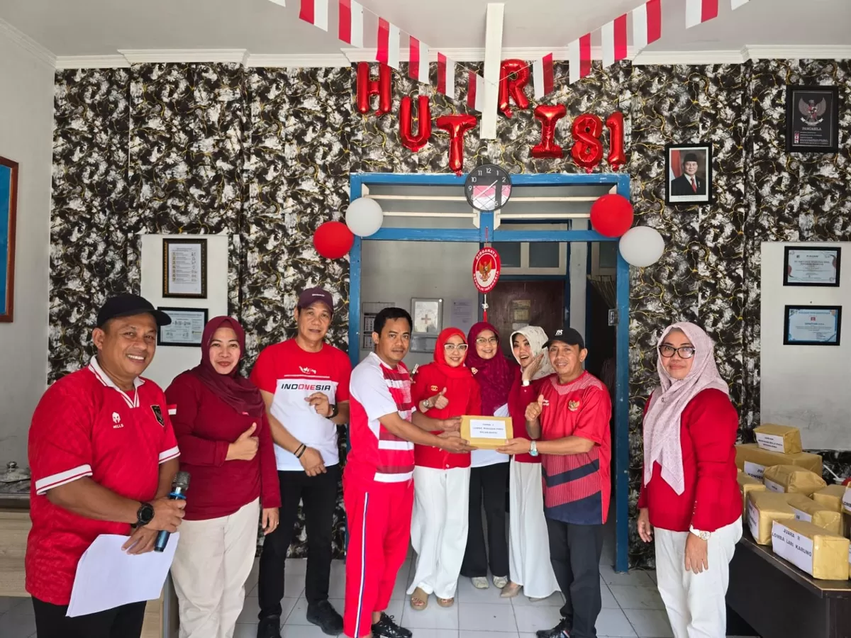 Dinsos Sulteng memperingati HUT RI ke-81 melalui berbagai lomba yang menjadi momentum mempererat silaturahmi dan kebersamaan di lingkungan kerja. (DINAS SOSIAL PROVINSI SULAWESI TENGAH)