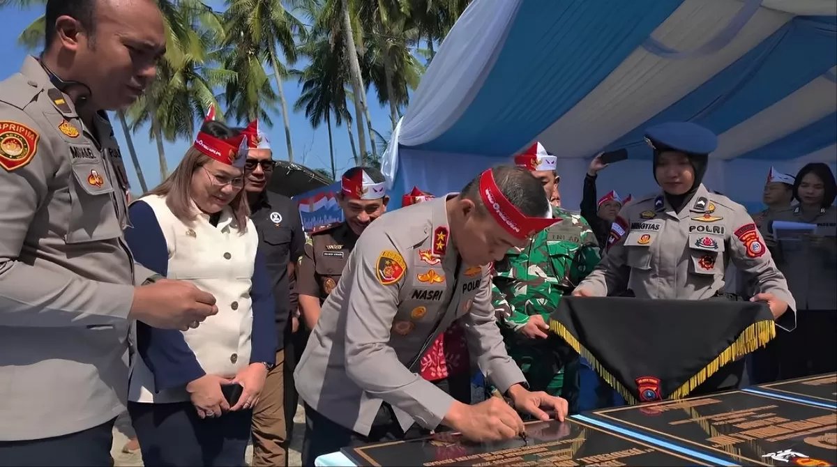 Jembatan Merah Putih Presisi Jenderal Hoegeng di Desa Bale, Donggala, resmi diresmikan dapat memangkas jarak tempuh hingga 4,1 kilometer. (Instagram:/bidhumaspoldasulteng)
