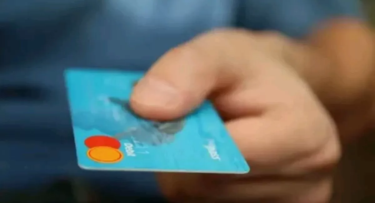 Riwayat kredit di SLIK OJK memengaruhi persetujuan KPR hingga rekrutmen kerja.