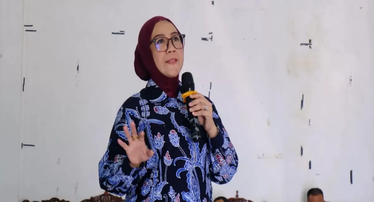 Wakil Ketua DPRD Sulbar Suraidah Suhardi, pada Sekolah Internet Komunitas Informasi Masyarakat (Senter KIM), di Pasangkayu. ANTARA/HO-Diskominfo Sulbar