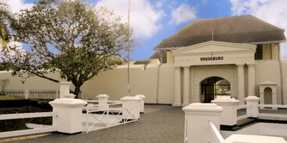 Benteng Vredeburg yang penuh dengan diorama untuk belajar sejarah. (kebudayaan.jogjakota.go.id)