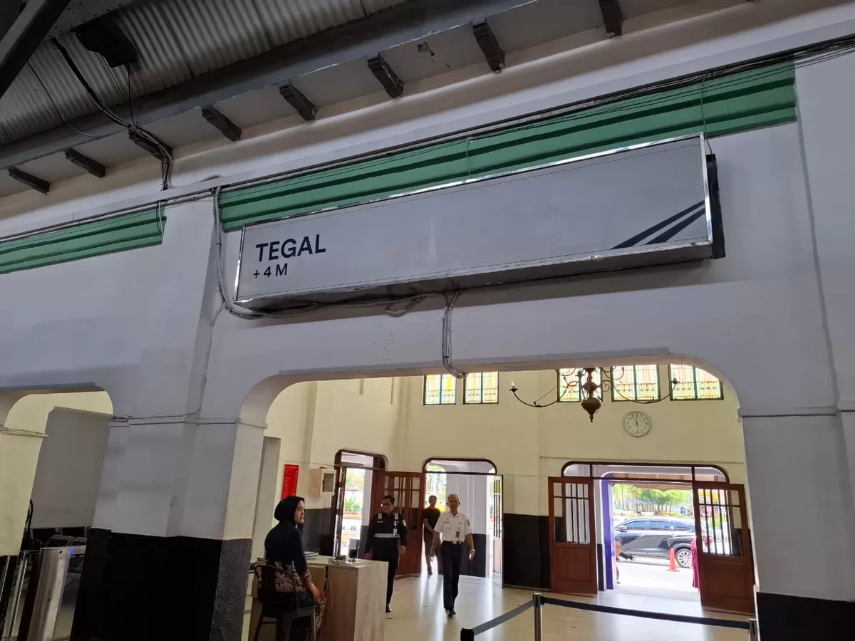 Suasana Stasiun Tegal (Yayat)