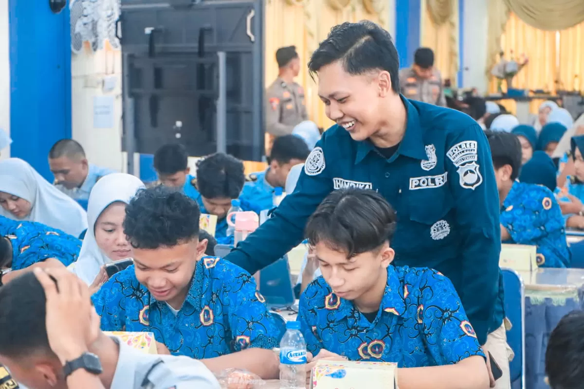 Polres Tegal Kota Dorong Literasi Digital Pelajar Lewat &ldquo;AI Ready ASEAN&rdquo; (AGus R)