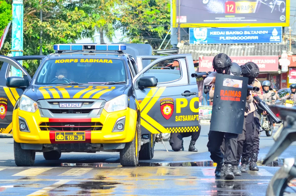 Ratusan Personel Gabungan Ikuti Simulasi Pengamanan, Polres Tegal Kota Siap Hadapi Berbagai Situasi (Agus R)