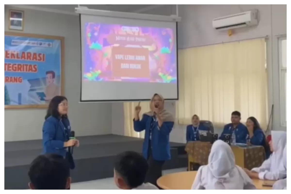 Suasana acara saat BEM FKM Undip Gelar Sosialisasi Hari Tanpa Tembakau Sedunia di SMK 11 Semarang (Dok/AGUS R)