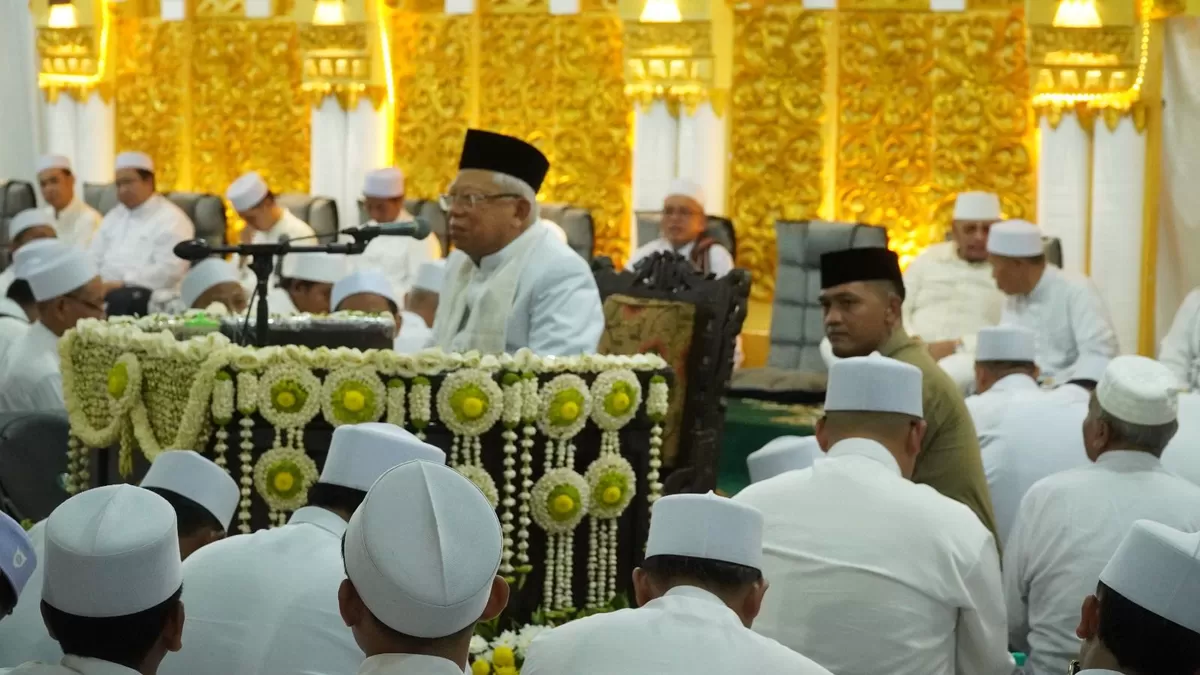Mantan Wapres Maruf Amin saat mengisi Acara Haul Tegal Raya (AGUS R)