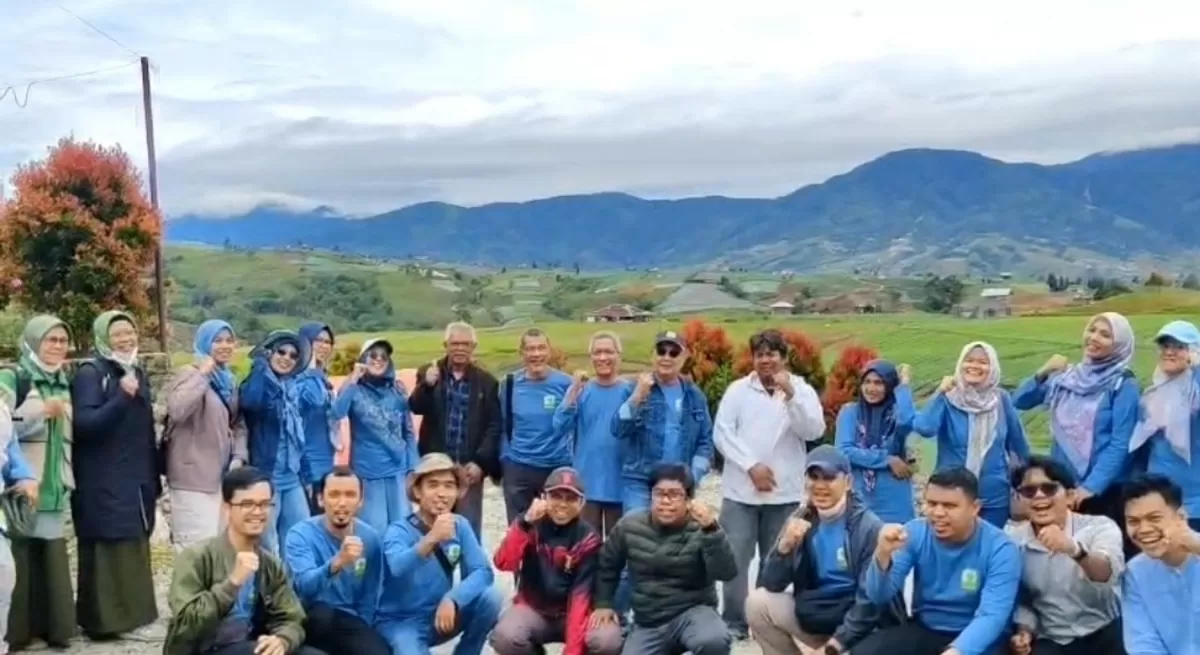 Manfaatkan Energi Matahari, Unand Hadirkan Pompa Air Tenaga Surya untuk Petani Bawang Alahan Panjang  