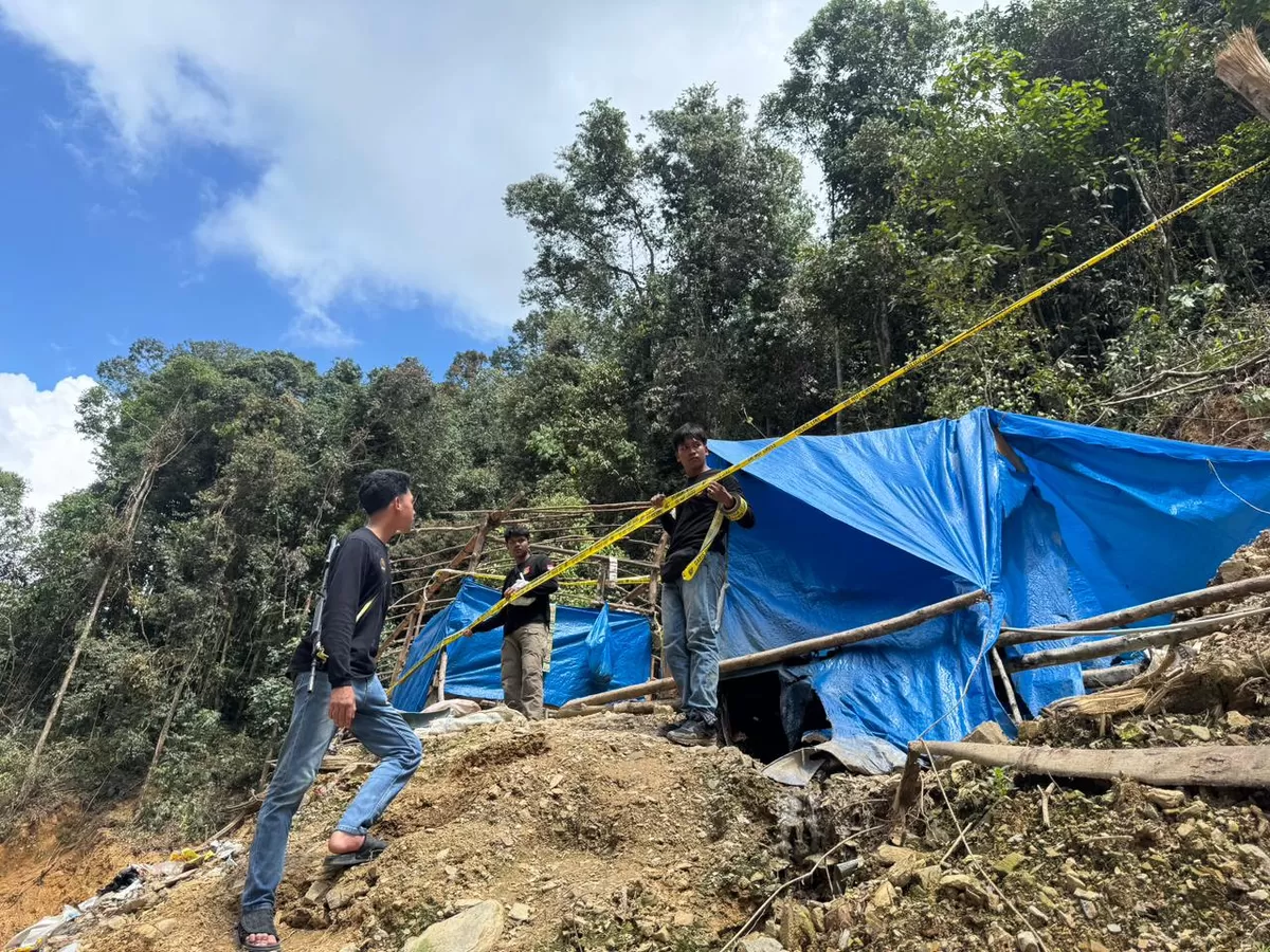 Polisi Tutup Lokasi Diduga Tambang Emas Ilegal di Aliran Batang Bangko Solok Selatan  