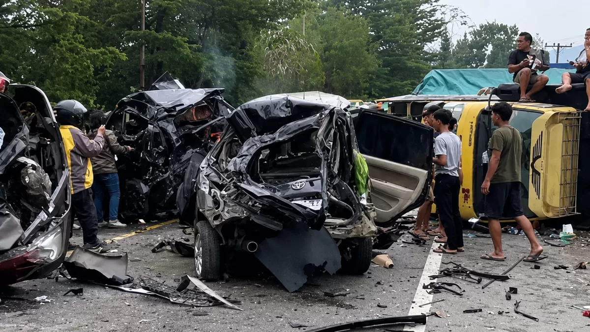 Kronologi Laka Beruntun di Deli Serdang: Diduga Bermula dari Truk Terguling, Tubruk Mobil Lain