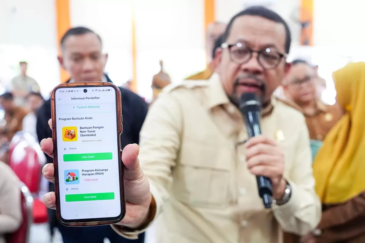 Pantau Langsung Pendaftaran Perlinsos di Surabaya, M Qodari: Canggih, Pakai Face Recognition!