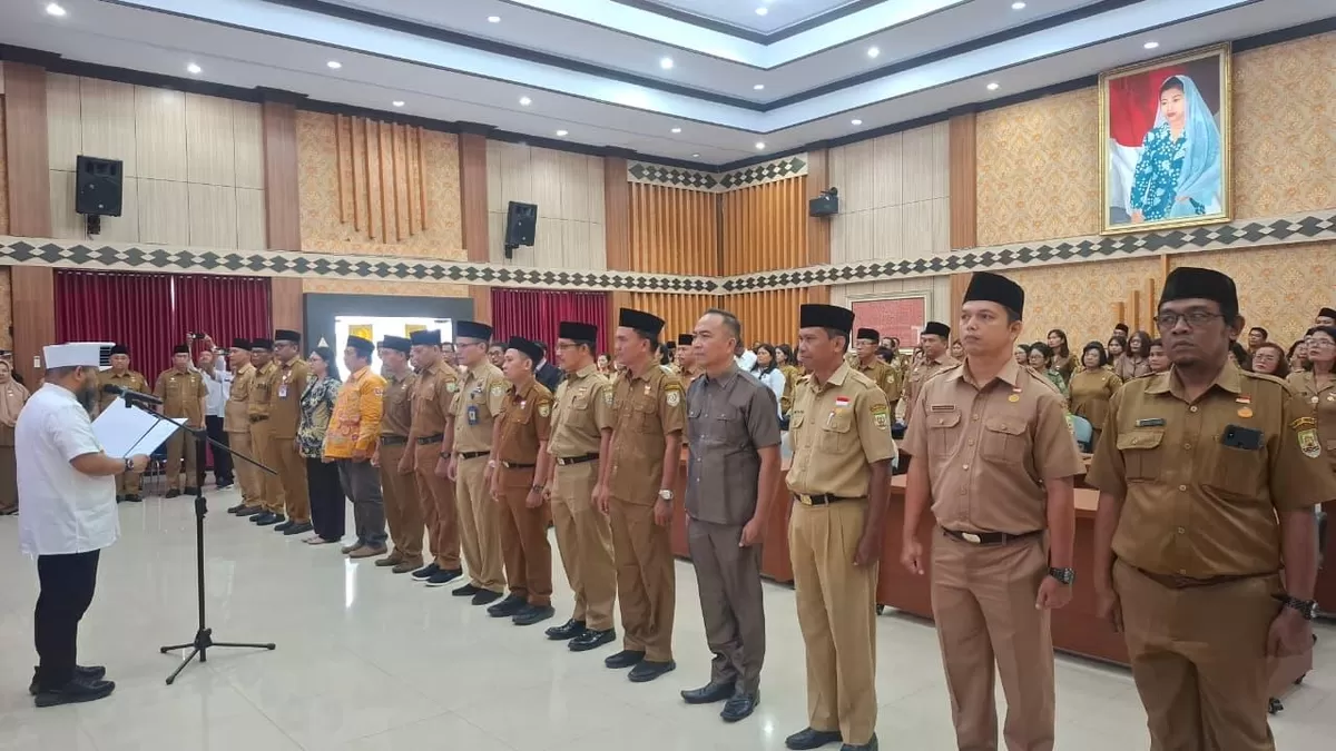 Gubernur Bengkulu, Helmi Hasan Kukuhkan Pengurus Retret Merah Putih dan Persekutuan ASN Kristiani di Lingkungan Pemerintah Provinsi (Pemprov) Bengkulu masa bakti 2026&ndash;2030.(Foto/Ist)