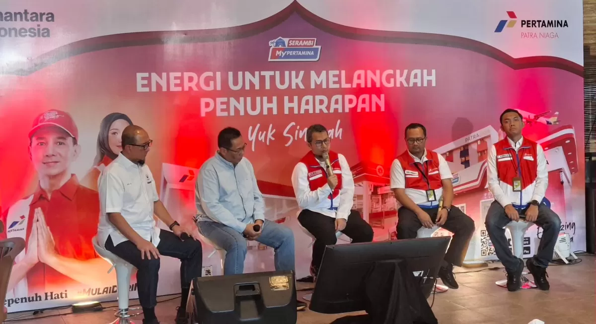 General Manager Pertamina Patra Niaga Jateng&ndash;DIY, Fanda Chrismianto memberikan keterangan pers, Kamis (12/3/2026). 