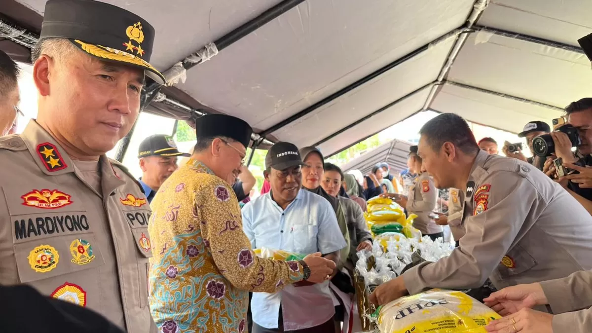 Kapolda Bengkulu, Irjen Pol Mardiyono menyaksikan kegiatan Gerakan Pangan Murah dalam rangka menyambut Hari Raya Idulfitri 1447 Hijriah bertempat di halaman Mapolda Bengkulu.(Foto/Ist) 