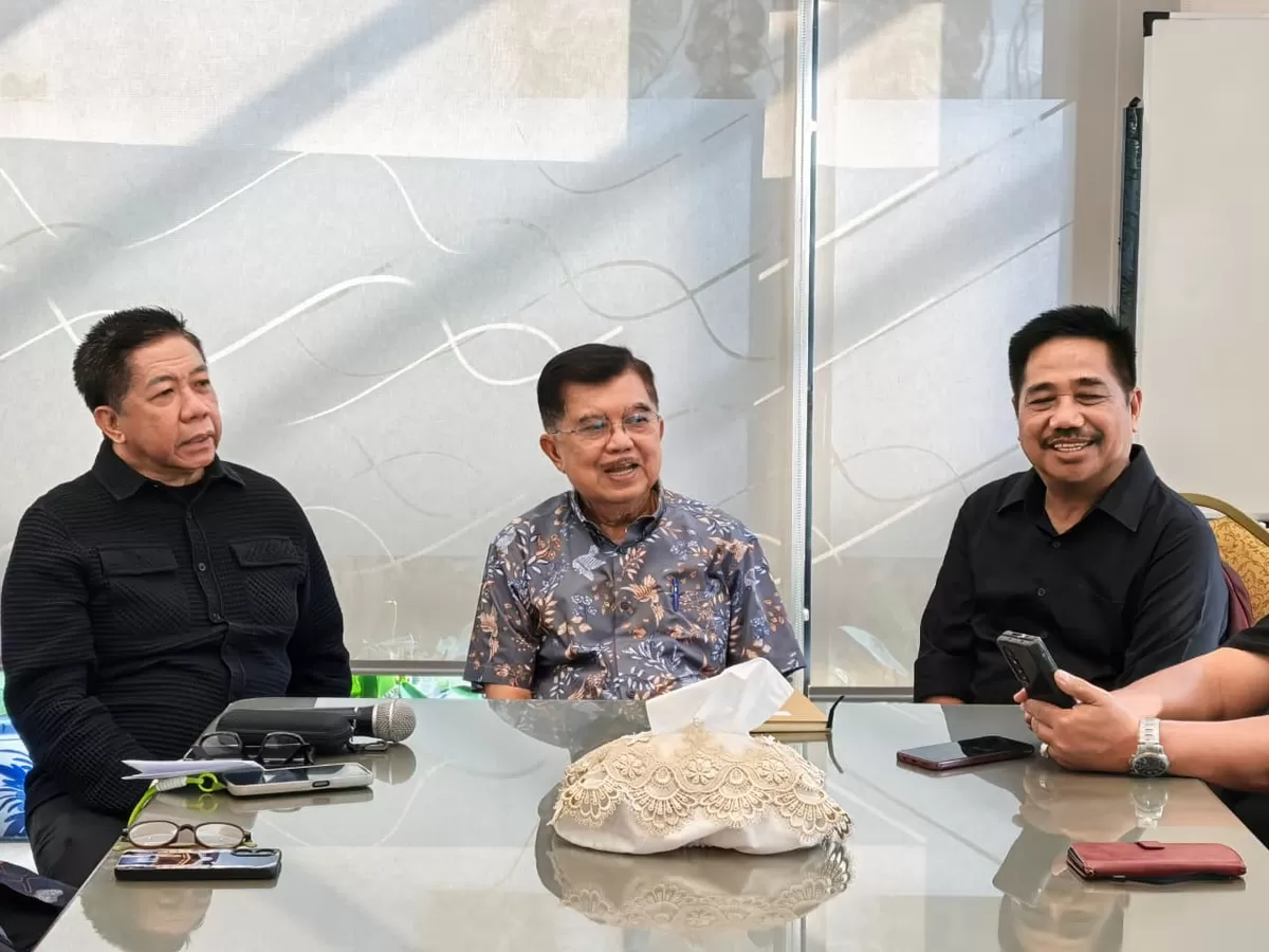 Jusuf Kalla menilai aparat kepolisian perlu menyelidiki kemungkinan adanya pihak tertentu yang berada di balik insiden&nbsp;penyiraman air keras terhadap aktivis  KontraS, Andrie Yunus. (Ist)