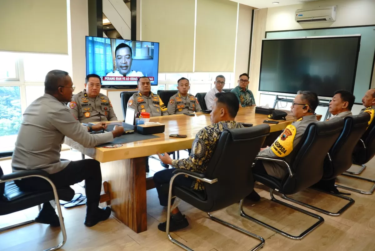 Tim Komisi Kepolisian Nasional bersama Inspektorat Pengawasan Umum Polri meninjau kesiapan pelaksanaan Operasi Ketupat Candi 2026 di Mapolda Jawa Tengah, Semarang