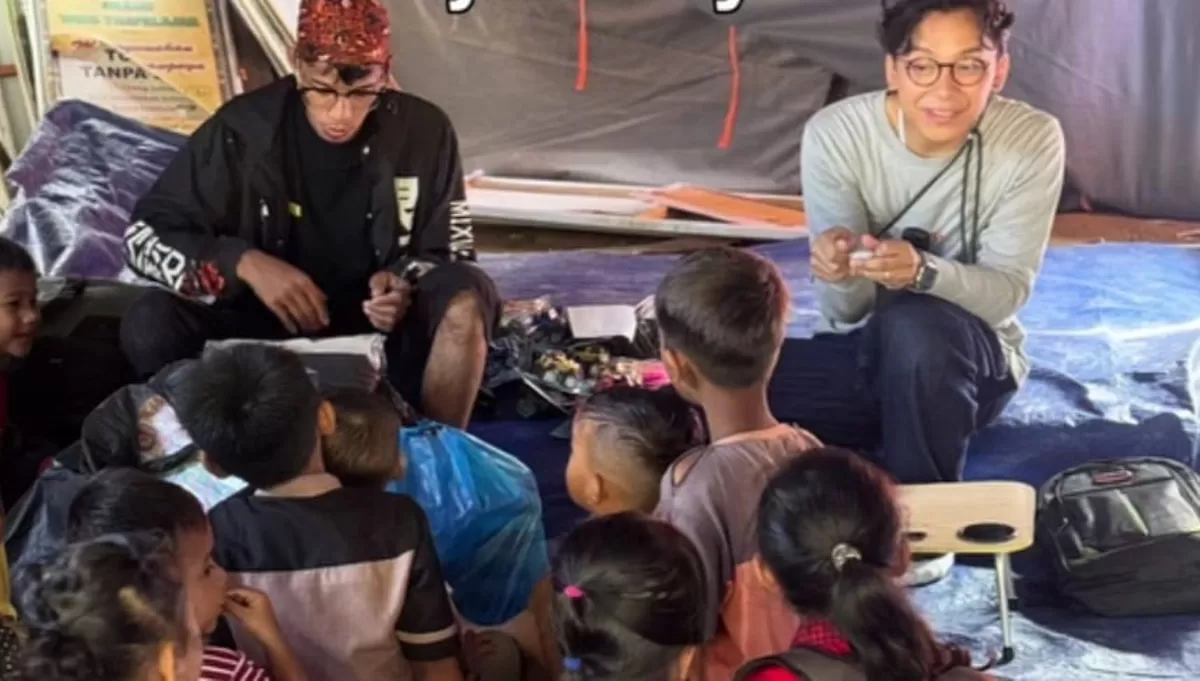 Curhatan aktor sekaligus relawan, Trisa Triandesa, meminta bantuan buku pelajaran pada Kemendikdasmen untuk anak-anak di Reje Payung, Aceh Tengah. (Instagram/trisatriandesa)
