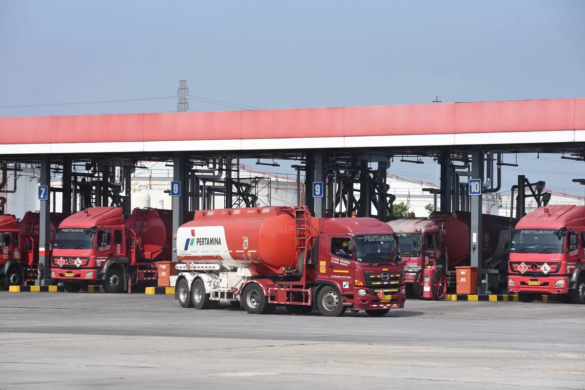 Pertamina Patra Niaga senantiasa melaksanakan kebijakan Pemerintah, termasuk dalam hal penetapan harga BBM. Di sisi lain, dilakukan berbagai langkah strategis untuk menjaga keandalan distribusi energi